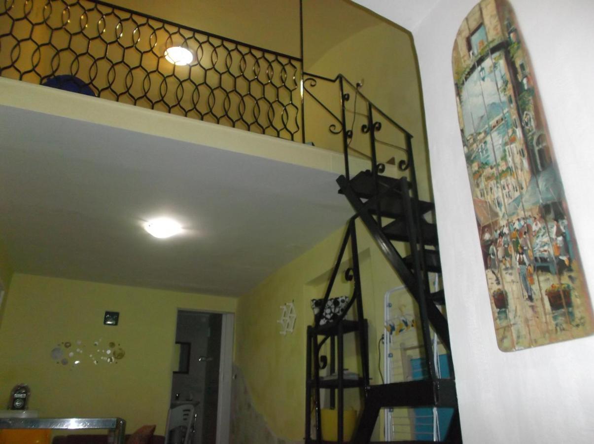 Villa Monolocale Fronte Strada Napoli Centro Storico Extérieur photo