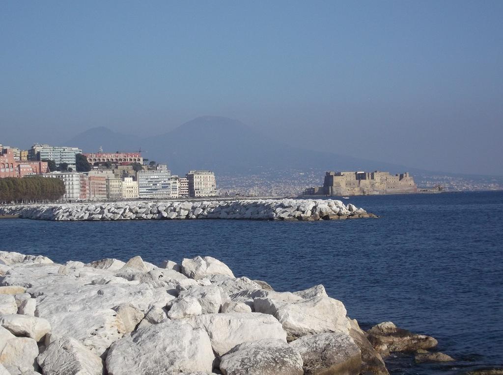 Villa Monolocale Fronte Strada Napoli Centro Storico Extérieur photo